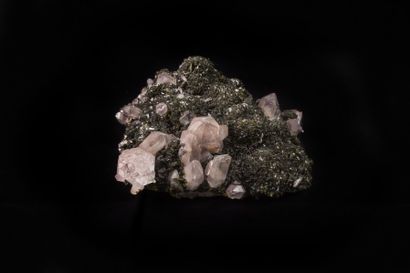 Minéralogie Epidote et Quartz (Chine)

14x13x7cm

Association de quartz hématoïdes...
