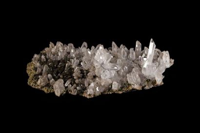 Minéralogie Epidote, Quartz (Hongquizhen Sichuan Chine)

26x14x6cm

Association de...