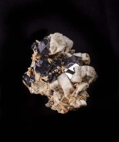 Minéralogie Galène, Dolomie, Calcite Dalnegorsk (Russie)

12x10x9cm

Sidérite dolomie...