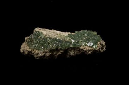 Minéralogie Grenat Démantoide Ambaja (Madagascar)

12x6x5cm Interessant grenat vert...