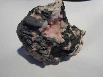 Minéralogie Rhodocrosite, Galène - Uchucchacua ( Perou) 10x10x9cm Association intéressante...