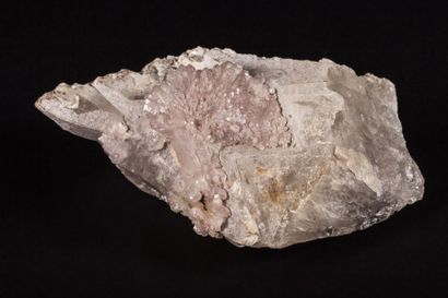 Minéralogie Quartz Rose (Minas gérais Bresil) 

15x8x8cm

Le quartz rose est toujours...