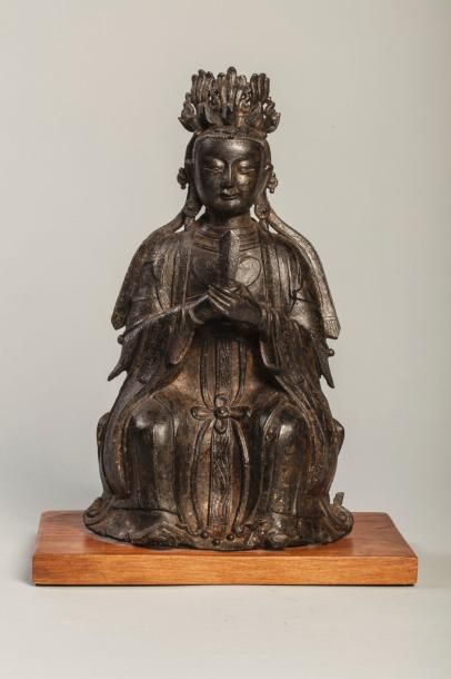 Arts d'Asie Figuration de l'impératrice coiffée d'un diadème formant Phoenix assise...