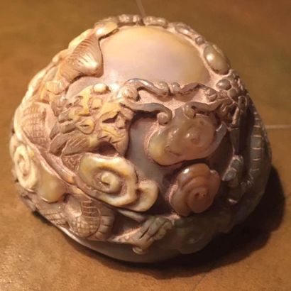Arts d'Asie Mont taoïste ciselé de dragons. Jade. Chine. Dynastie Qing. Ht 6cm x...