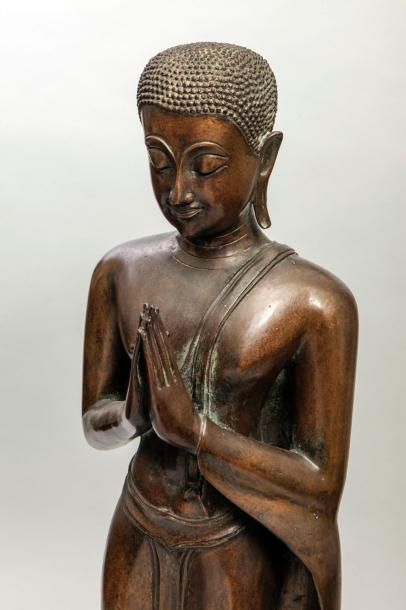 Arts d'Asie Adorant figuré debout en anjali mudra posture d'adoration, les mains...