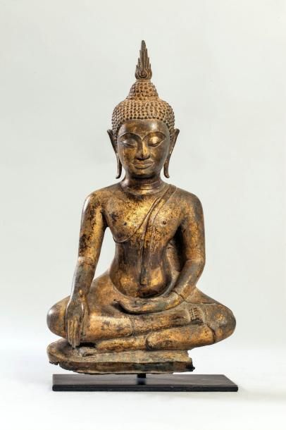 Arts d'Asie Buddha Maravijaya assis en bumishparshamudra dans la prise de la terre...