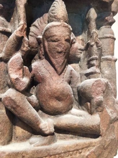 Arts d'Asie Haut relief de temple illustré du Dieu Agni assis en lalitasana sous...