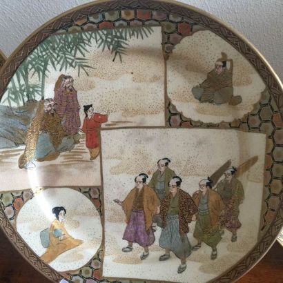Arts d'Asie Suite de 6 assiettes en faïence de satsuma décorées de personnages dans...