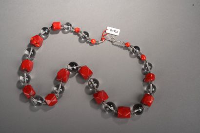 Arts d'Asie Collier recomposé selon la tradition de perles rondes de cristal de roche,...