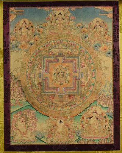 Arts d'Asie Tanka Mandala, Tara verte illustré sur trois registres de Boddhisattvas...
