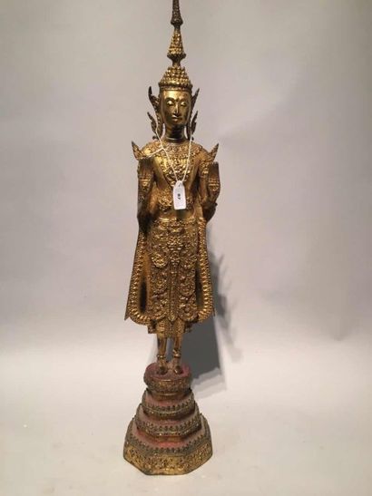 Arts d'Asie Buddha paré debout sur un haut tertre. Bronze doré. Thaïlande. Royaume...
