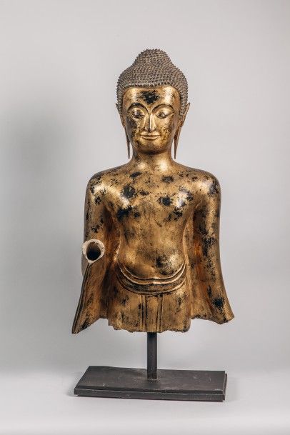 Arts d'Asie Buste de Buddha qui devait être dans la posture d'abaya mudra, les mains...