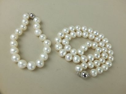 BIJOUX Collier de perles des mers du sud de 44 cm et bracelet de perle de 18 cm fermoir...