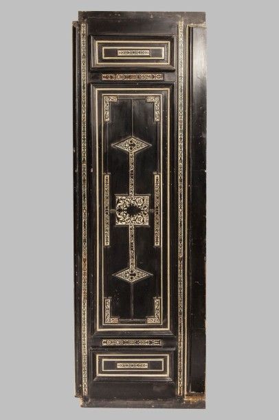 null Huit pilastres surmontés de miroirs églomisés. Italie, XIXème. Dim. 280 x 39cm-...