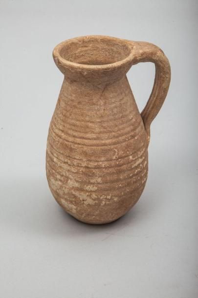 null Vase en terre cuite d'époque byzantine. Ht : 16 cm. 