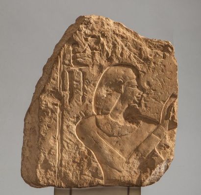 Bas relief égyptien représentant un homme...