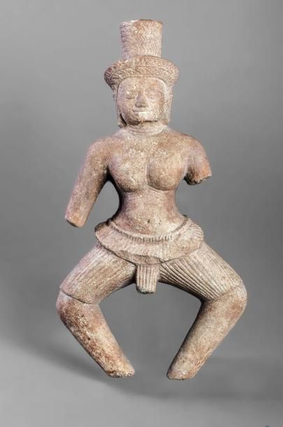 null Vishnu debout dans une posture jambe fléchie, genoux écartés, vêtu d'un sampot...