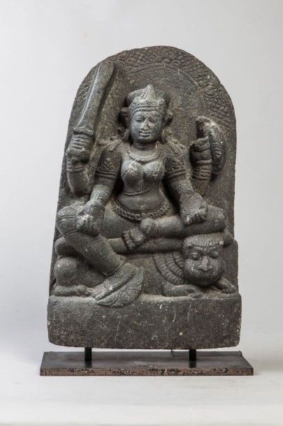 null Durga, L'inaccessible, l'une des formes de Parvati et Shakti de Shiva figurée...