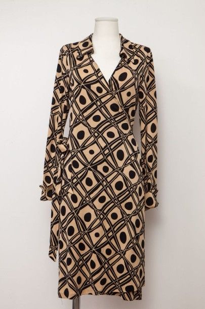 null Diane Von FURSTENBERG Vintage, circa 2011.Robe portefeuille en jersey de soie...