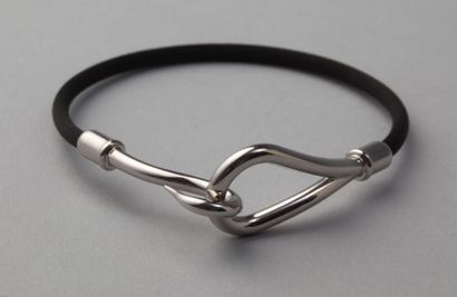 null HERMES Paris made in France.Bracelet "Jumbo" en nylon noir, fermoir en métal...