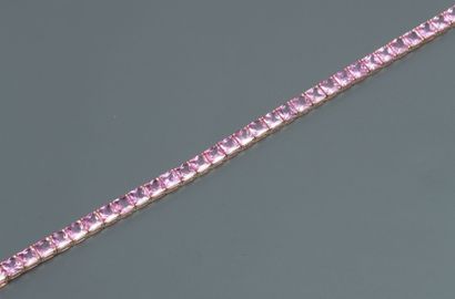 null Bracelet ligne en or rose, 750 MM, souligné de jolis saphirs roses taillés,...