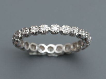 null Alliance en or gris, 750 MM, soulignée de diamants ronds, taille : 56, poids...