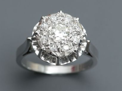 Bague en or gris, 750 MM, recouverte de diamants...
