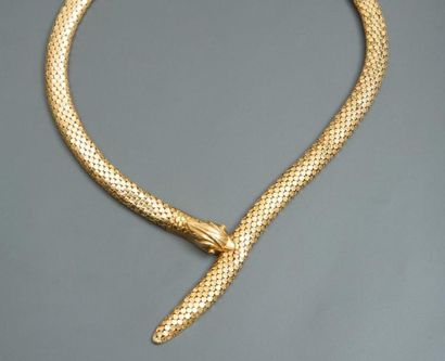 null Très beau collier dessinant un serpent de mailles articulées en or jaune, 750...