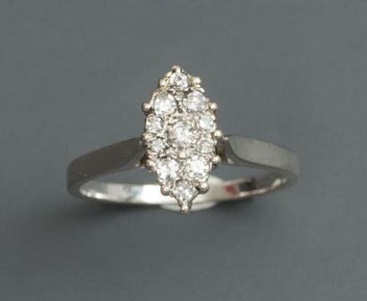null Petite marquise en or gris, 750 MM, recouverte de diamants, taille : 51, poids...