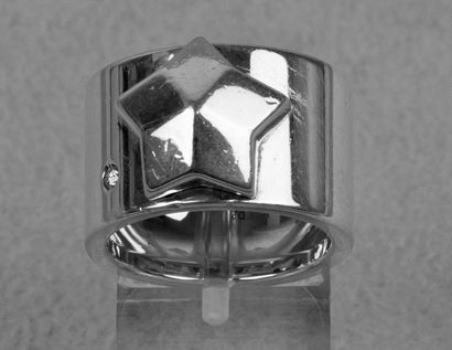 null FRED - Bague jonc en argent orné d'un motif étoile serti d'un diamant- PB :...