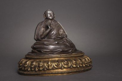 null Portait d'un des Dalaï Lama (pourrait être le 12 ème) assis en méditation Dyana...
