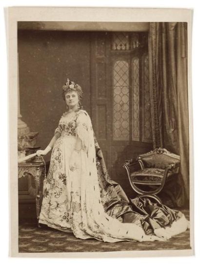 Eugène Disderi Portrait d'Hortense Schneider (1833-1920), maitresse du futur roi...