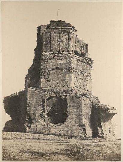 BALDUS Tour Magne,
Nîmes, 1853
Papier salé,
430x330 mm