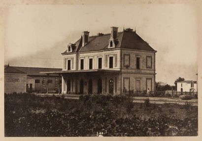 Photographe de la compagnie des Chemins de fer Station de Clisson
Deux épreuves albuminées,...