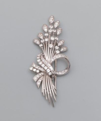 null Broche - Clip "Gerbe" en or gris 750MM et , platine 900 MM, orné de diamants...