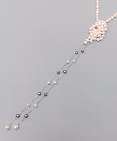 null Collier "Lavallière" de perles de culture, diamètre : 5 mm, intercalées de perles...