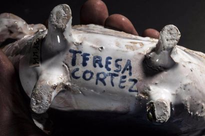null Teresa Cortez, Portugal : Figurine à chevelure "débordante " d'une baignoire,...