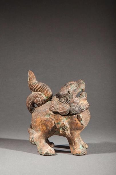 null Chien de fô, brûle parfum en fonte de fer. Chine. Dynastie Ming.14.5x11cm 