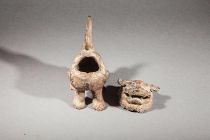 null Chien de fô, brûle parfum en fonte de fer. Chine. Dynastie Ming.14.5x11cm 