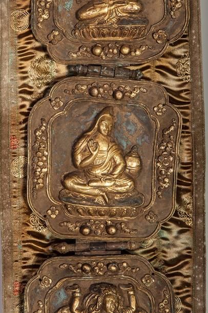 null Paire de bannières illustrant des étapes du Samsara du Buddha jusqu’à son Nirvana,...