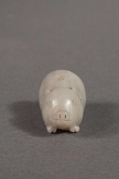 null Amulette, cochon signe du zodiaque . Jade blanc. Chine. Dynastie Ming. 1368...