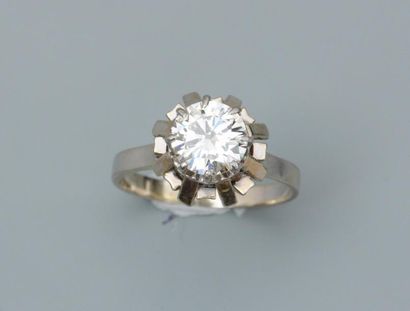null Bague en or gris, 750 MM, ornée d'un diamant taille brillant pesant 1,21 carat...