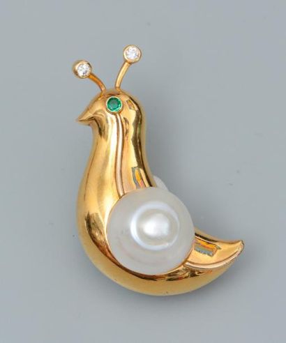 null Broche "escargot" en or jaune, 750 MM, ornée d'une perle de culture baroque...