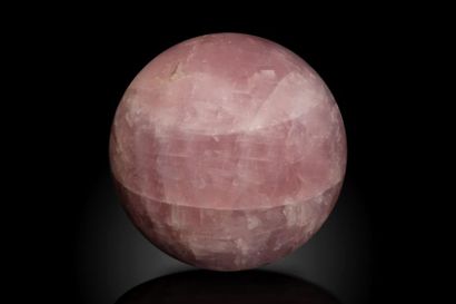 null Sphère de quartz rose, Madagascar. Magnifique sphère bien colorée, de grand...
