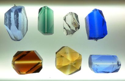 null Lot de quartz de synthèseLot de quartz de synthèse de petites dimensions, de...