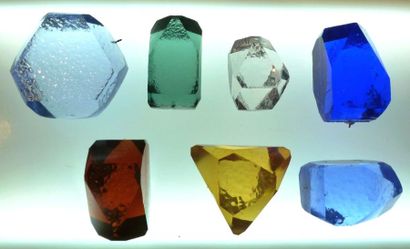 null Lot de quartz de synthèseLot de quartz de synthèse de petites dimensions, de...