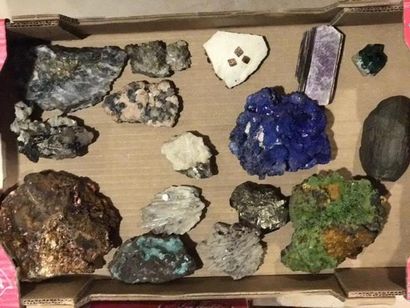 null Azurite et divers minéraux 