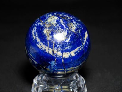 Sphère en Lapis-lazuli très graphique par...
