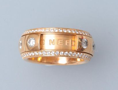 null Bague anneau, pièce unique, en or jaune, 750 MM, centrée de dix sections mobiles...