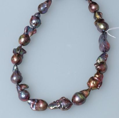 null Collier de perles de culture baroques, teintées, diamètre : 14 mm, fermoir orné...